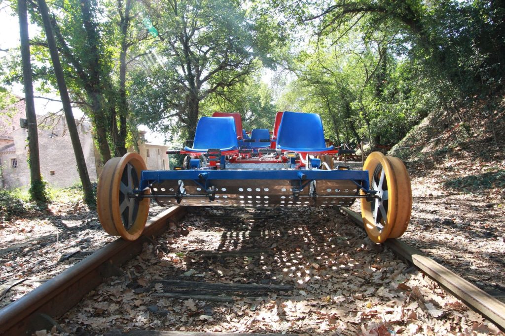 Agde et le tourisme à vélo : pourquoi le pédalorail offre une façon originale de découvrir le territoire même en hiver ?