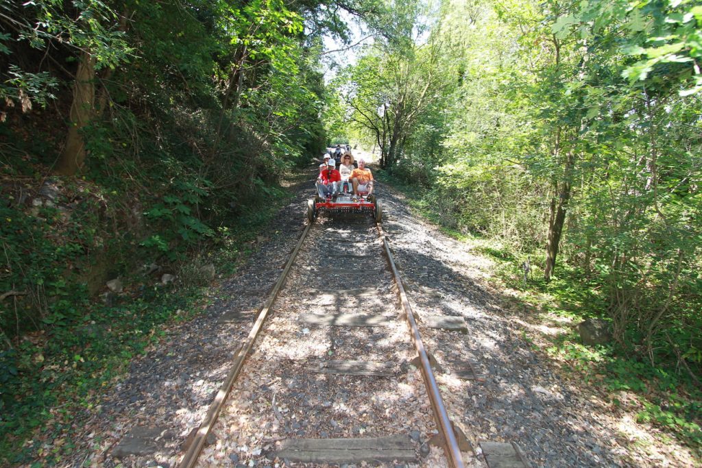 Pédalorail Saint-Thibéry : pourquoi l’ajouter à votre programme de vacances en Hérault ?